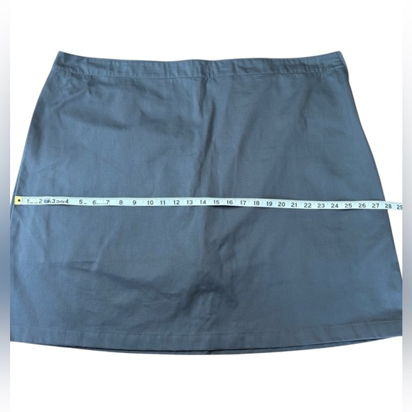 NWOT, Lands' End, Chic Plus-Size Short Skirt, 22W, Gray - Picture 4 of 9